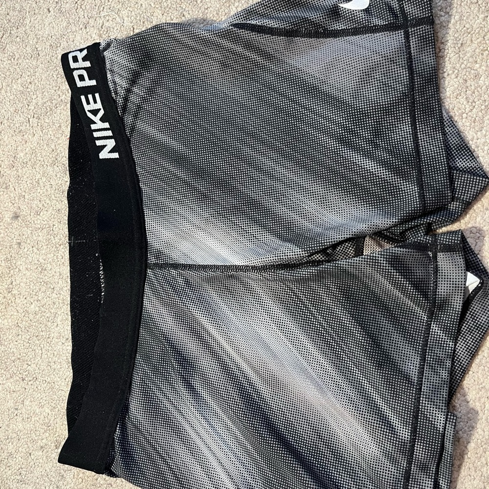 COPY - Grey Patterned Nike Pros!